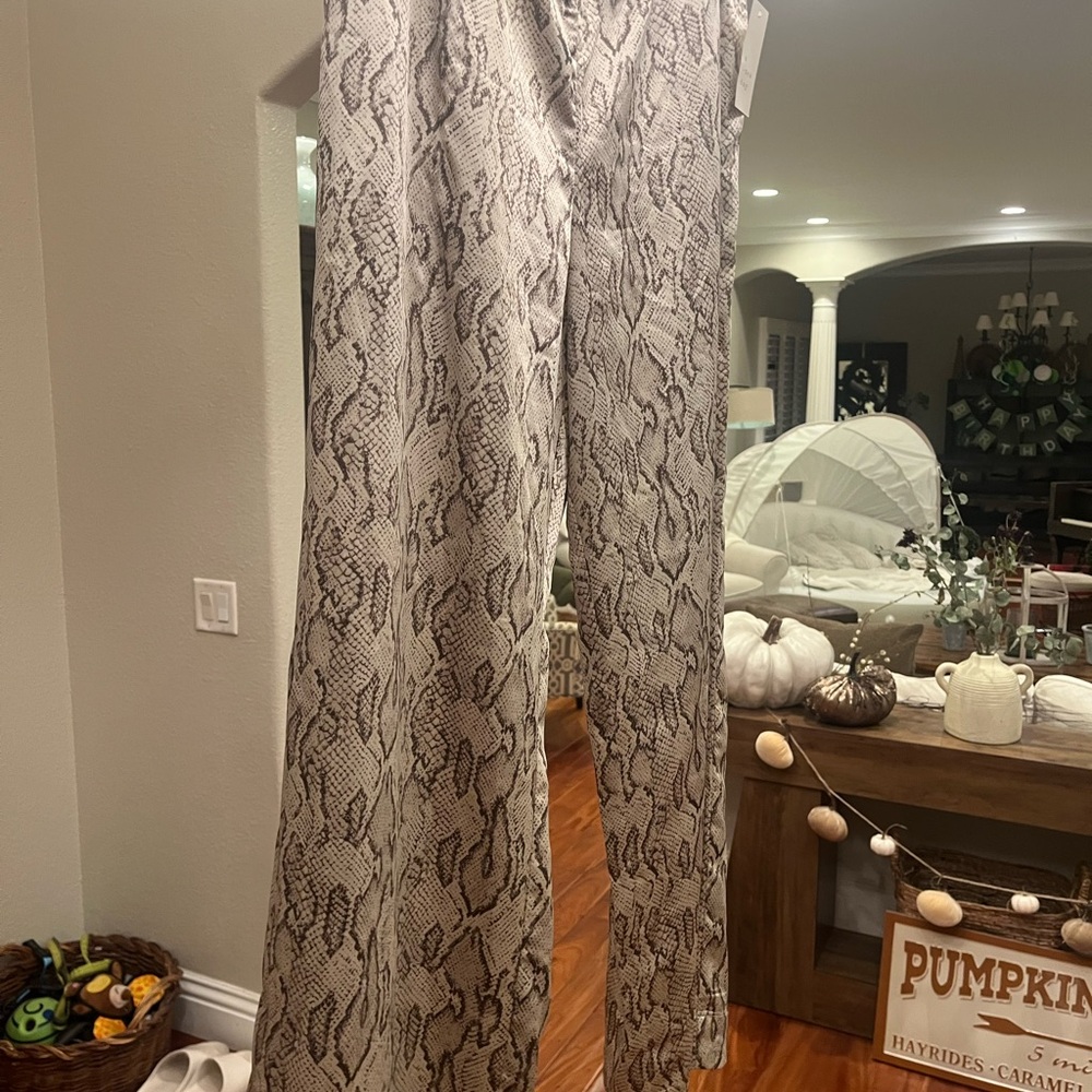 Women’s Snakeskin print, lightweight, pull on, mid rise pants